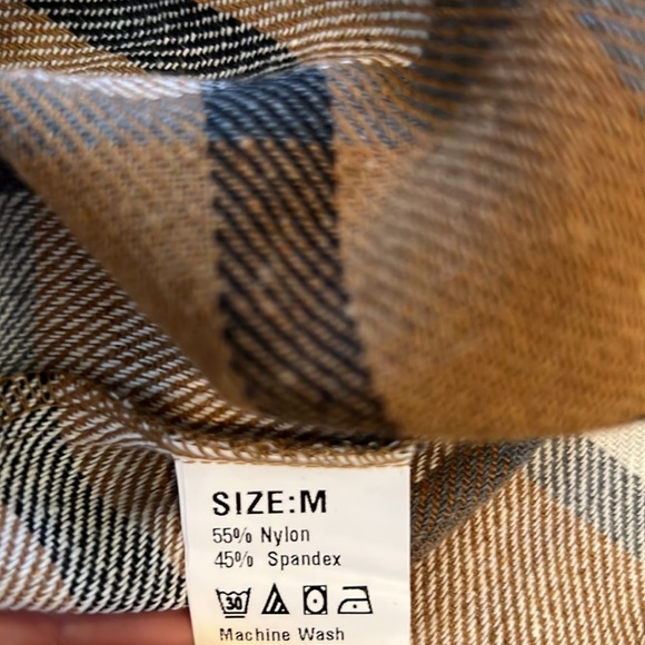 Automet button down flannel - Picture 6 of 8